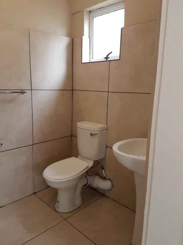 To Let 1 Bedroom Property for Rent in Grahamstown Central Eastern Cape